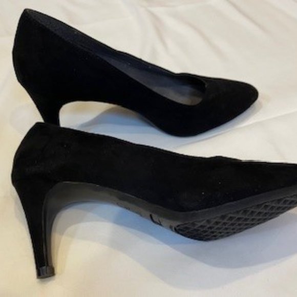 Heel Rest - Black Suede Leather Shoes - Picture 4 of 4